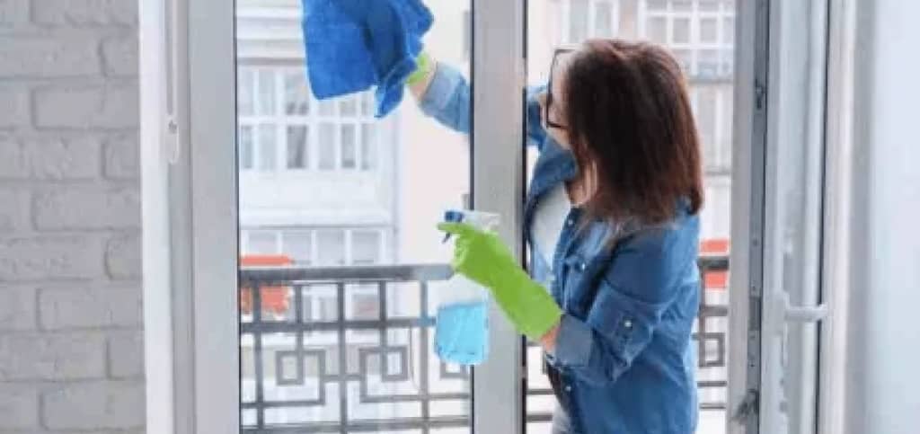 beaches windows and cleaning banner